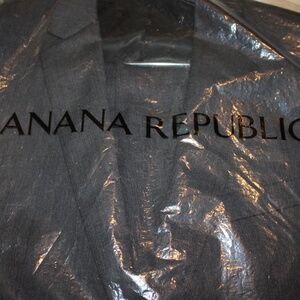 Men's Banana Republic Suit - Size 42 / 34x32